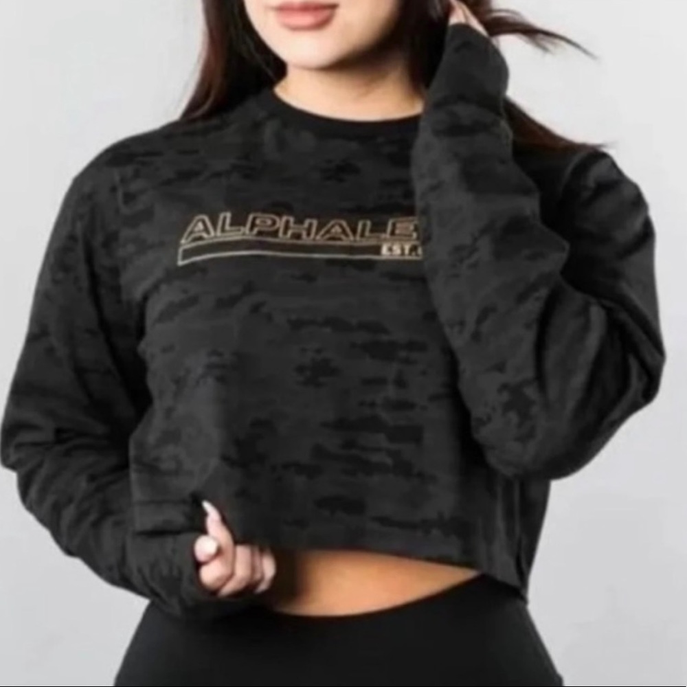Alphalete Camo Blk Crop LS - Small